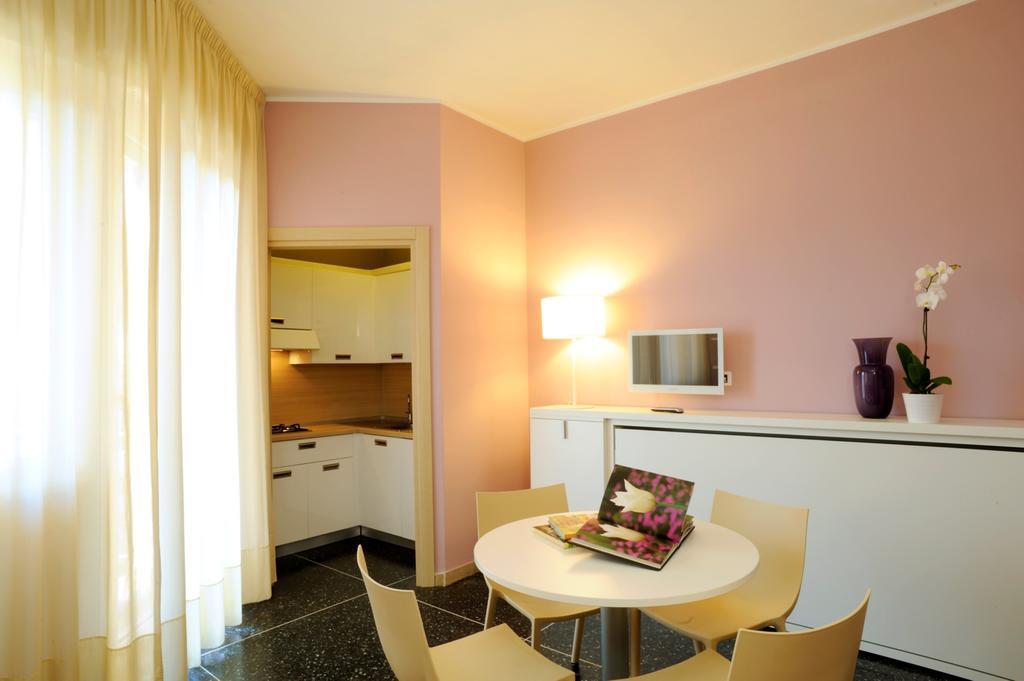Residence Oliveto Ceriale Pokoj fotografie
