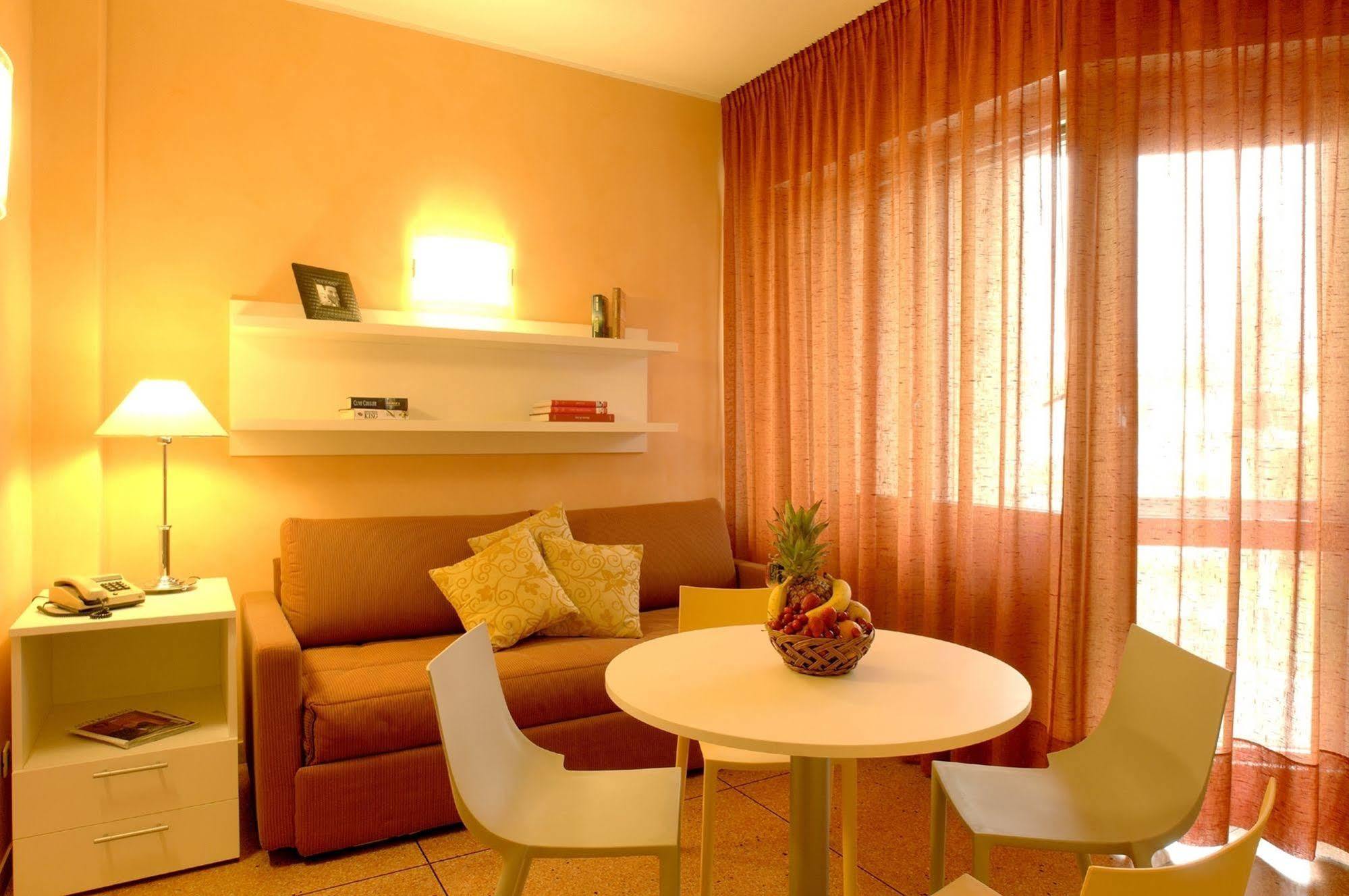 Residence Oliveto Ceriale Exteriér fotografie